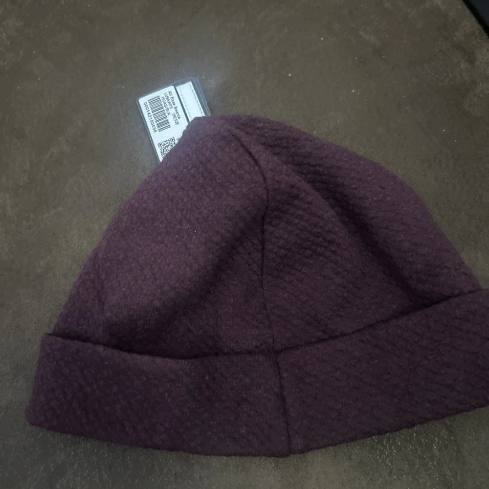 Lululemon Cotton Blend Beanie Dark Red Burgundy